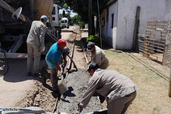 Proveen de cordón cuneta a calle del barrio Hipódromo