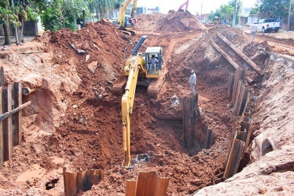 Terminaron el tendido del nuevo ducto en avenida Frondizi y avanza con las cámaras de enlace