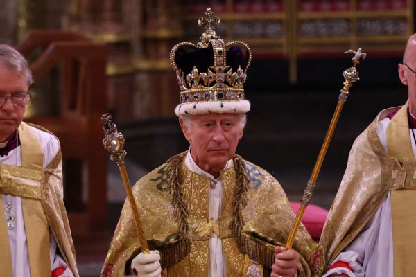 Reino Unido da la bienvenida al reinado de Carlos III y Camila