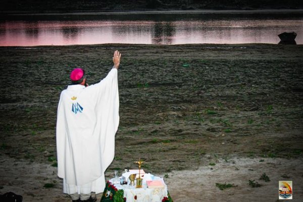 El obispo Canecín aconseja ver la película  