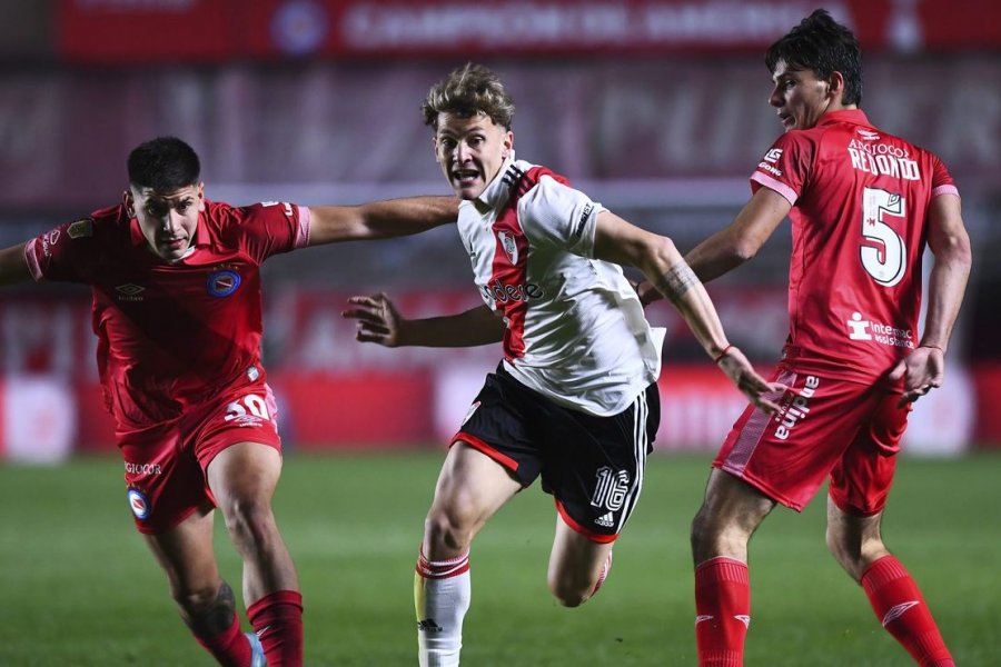 Llegaron Seis Refuerzos ¿cuánto Dinero Gastó River En Este Mercado De Pases Corrientes Hoy 0042