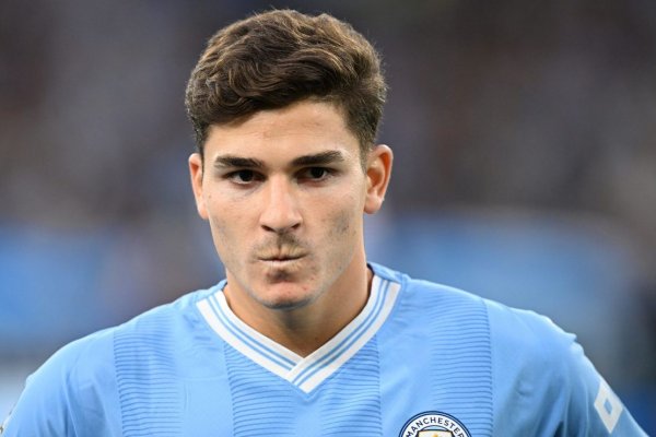 Cuidado, Julián: Manchester City fichó Doku para que compita con el argentino