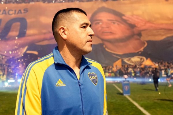 ¿Vuelve a jugar? Riquelme será invitado a la despedida de otro crack sudamericano