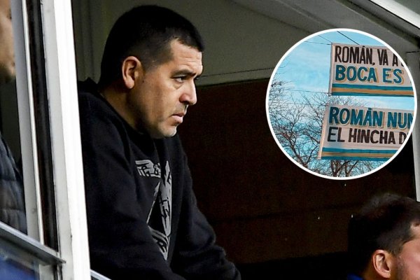 En la previa del partido contra Racing, aparecieron dos pasacalles para Riquelme en Ezeiza