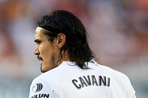 Para reemplazar a Cavani, Valencia apuesta por Rafael Santos Borré