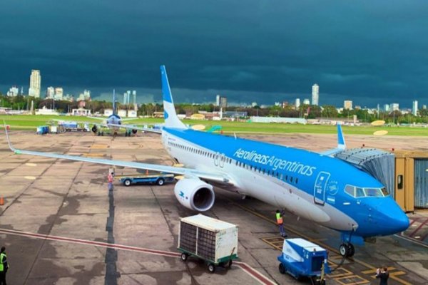 50 vuelos de Aerolíneas Argentinas están demorados por una asamblea de pilotos