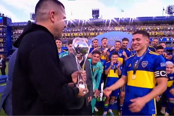 VIDEO | No se vio: el gesto de Riquelme a los juveniles de Boca tras consagrarse campeones