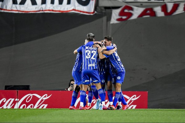 Guillén se fue de River y la rompió en su debut en Godoy Cruz