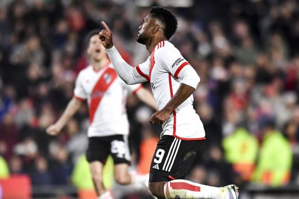 Borja reveló qué le dijo Demichelis en el abrazo del primer gol de River