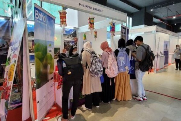 Destinos filipinos despiertan el interés de camboyanos en una exposición comercial