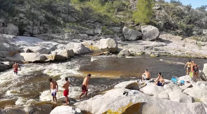 Es uno de los rincones más lindos de Córdoba y un espectacular curso de agua que atraviesa las sierras.