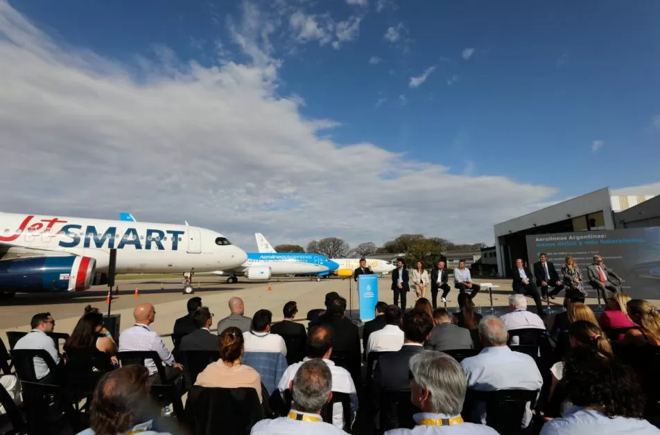 Aerolíneas Argentinas, Flybondi y JetSmart presentaron sus nuevos aviones