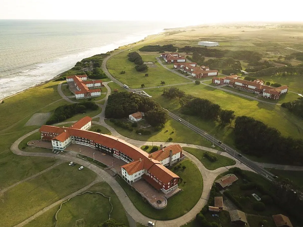 Un hotel cerca de la playa promete ser el más barato