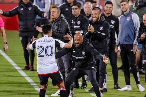 ¡Imitó a Messi! El tremendo golazo de Alan Velasco en la MLS