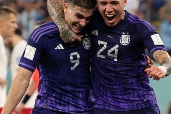 La foto de Enzo Fernández y Julián Álvarez que ilusionó a los hinchas de River