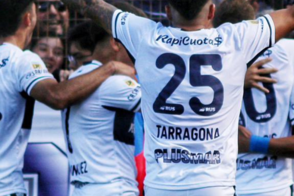 Gimnasia le ganó un partidazo a Argentinos Juniors por 3-2 y se escapó del descenso