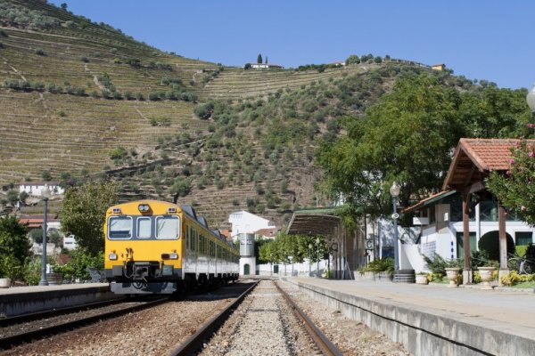 Portugal saca un billete para viajar ilimitadamente en tren por menos de 50€