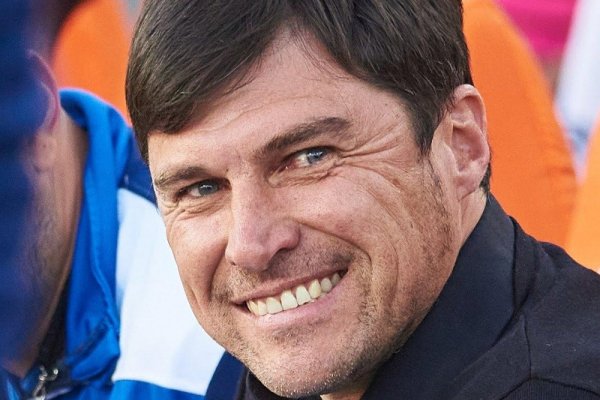 Cacique Medina podría dirigir a un equipo argentino