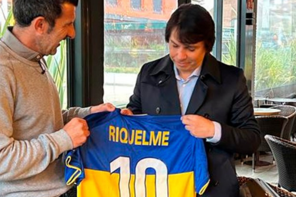 ¡BOMBAZO! Figo y su decisión con la camiseta de Riquelme de la Copa Intercontinental