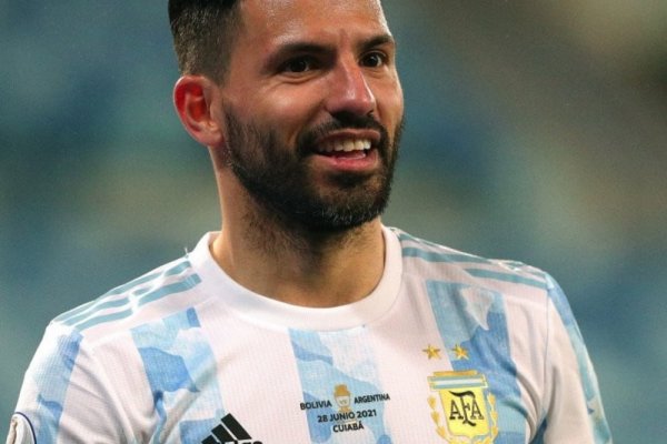 Brilla en Europa y fue elogiado por Agüero: 