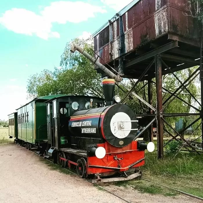 El pueblito entrerriano que compró una locomotora con el esfuerzo de los vecinos y resucitó el tren que recorría la zona