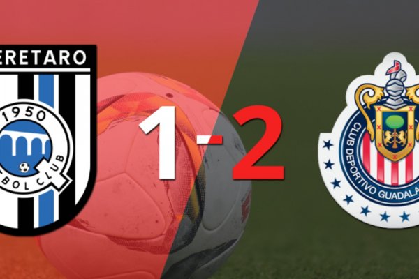 Querétaro cayó 2-1 en casa frente a Chivas