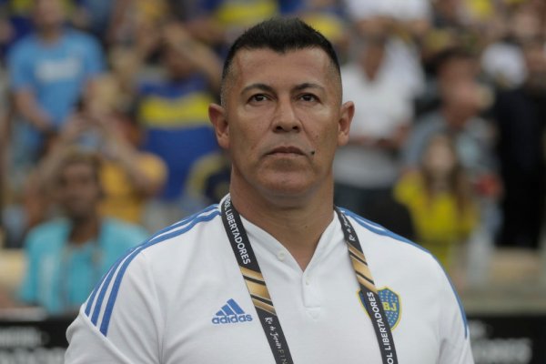 El entrenador que asumiría para reemplazar a Almirón en Boca