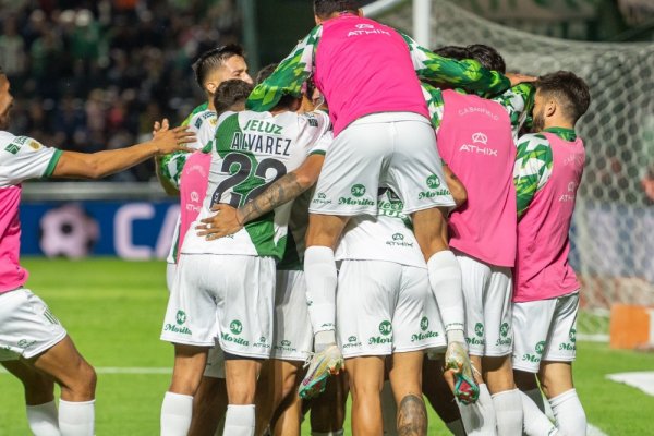 ¡Triunfo agónico! Banfield hundió a Colón y se salvó del descenso