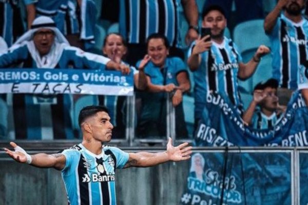 ¿Se va con Messi? El DT de Gremio reveló la decisión de Luis Suárez