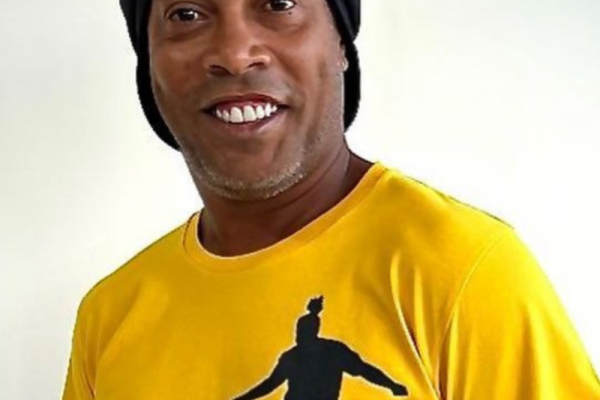 ¿De qué se trata? El emprendimiento de Ronaldinho que es furor mundial