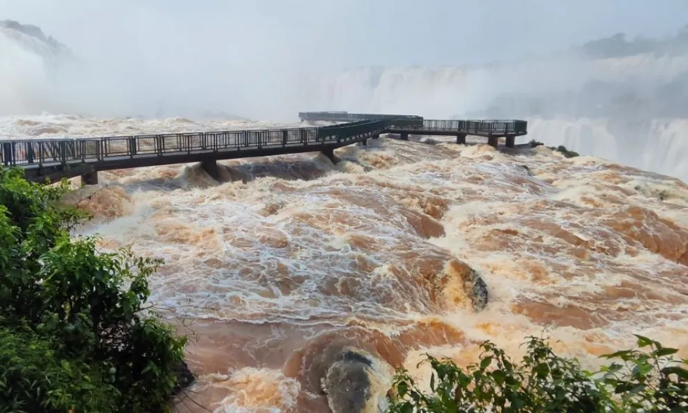 Vuelve a cerrar de forma temporaria el acceso al Pasarela de Cataratas lado brasilero por una nueva crecida