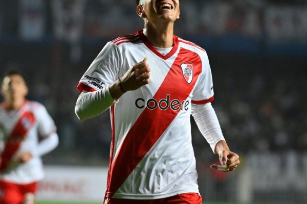 Como un Rey: el tremendo recibimiento a Tobias Leiva tras su gol con River