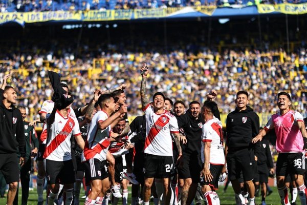 ¡Chicana de River a Boca! La bandera que colgaron ante Instituto