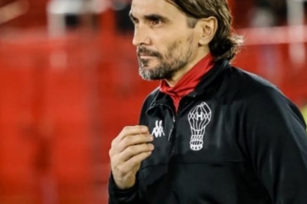 La decisión que podría tomar Diego Martínez tras la eliminación de Huracán