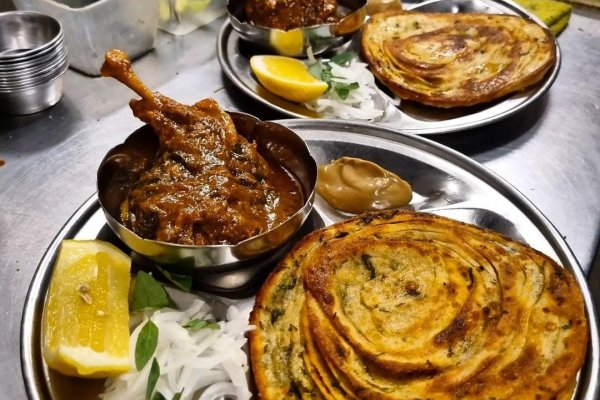 Un restaurante de comida asiática que sirve platos abundantes para compartir y es furor en Palermo