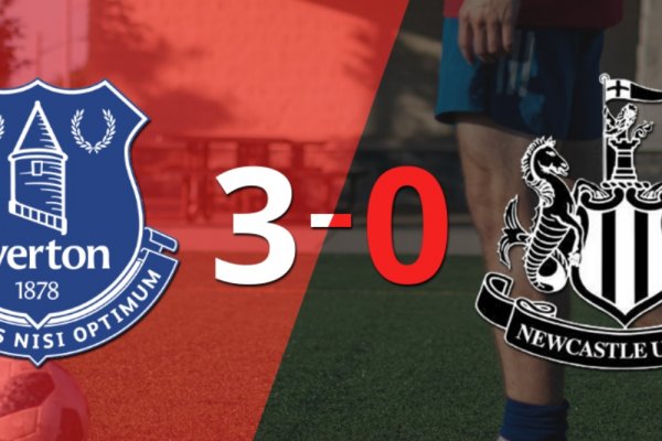 Newcastle United se fue goleado 3-0 en su visita a Everton