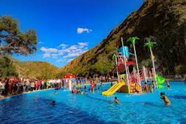 Parque Acuático Los Sauces: un oasis en el verano riojano