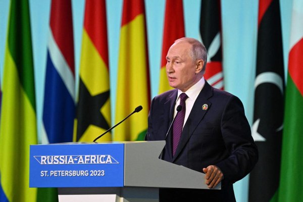 Putin utiliza el discurso anticolonialista para ganar aliados en África