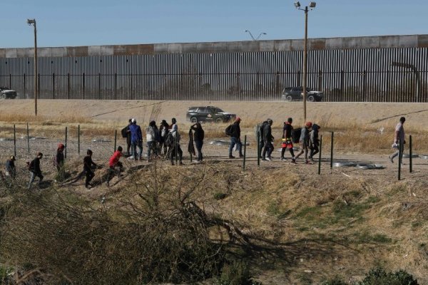 México pide a Estados Unidos reabrir los cruces fronterizos hacia California, Arizona y Texas