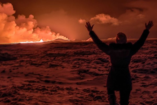 Erupción de volcán en Islandia, en vivo: noticias y última hora