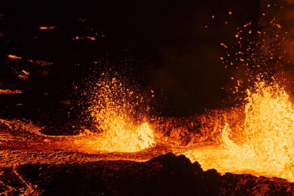 Nuevas imágenes aéreas muestran la actividad del volcán en Islandia