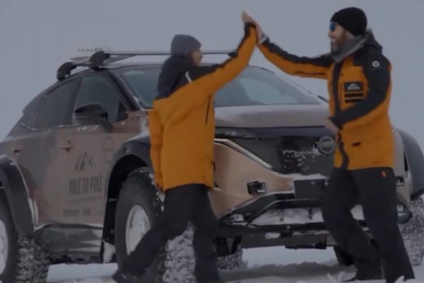 Una pareja recorre 28.000 kilómetros en un agotador viaje de 10 meses del Polo Norte al Polo Sur