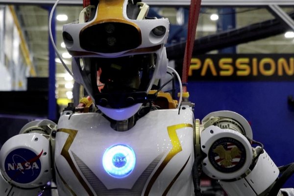 ¿Cómo se prepara el robot humanoide de la NASA para su próxima misión en el espacio?