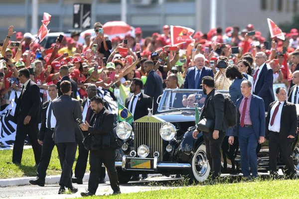 El primer año del nuevo giro al Sol de Brasil con Lula