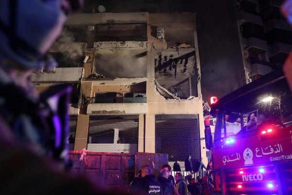 Las 5 cosas que debes saber este 3 de enero: ¿Quién era el número 2 de Hamas que murió en Beirut?