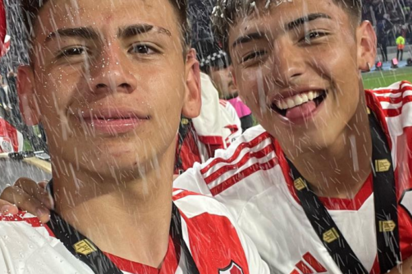 Tras la salida de Echeverri, River blindará a una joven promesa