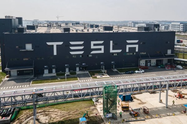 Tesla llama a revisión 1,6 millones de vehículos en China para reducir el riesgo de colisiones