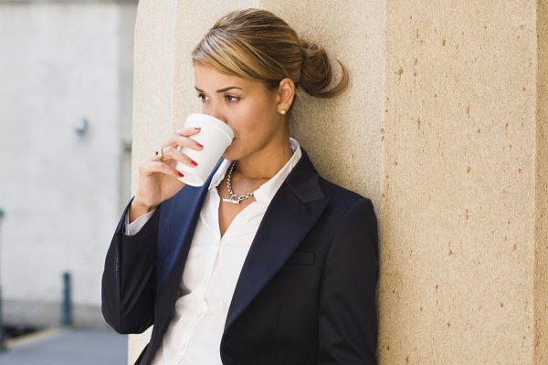 Así puedes cuidar tu salud mental en el trabajo, aunque tu empresa no lo haga