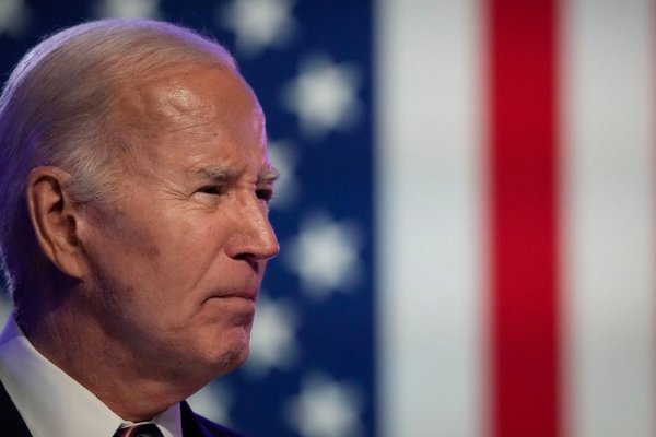 Biden dice que con ataques a Yemen le envió un mensaje a Irán y calificó a los hutíes de 