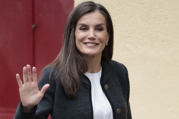 La chaqueta austriaca de la reina Letizia, más elegante que una blazer y de una diseñadora española